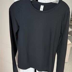 ALO Yoga Women's Classic Black Long Sleeve Tee